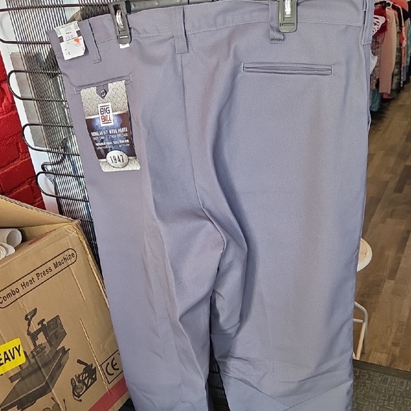 Men's Gray Pants - Picture 3 of 5